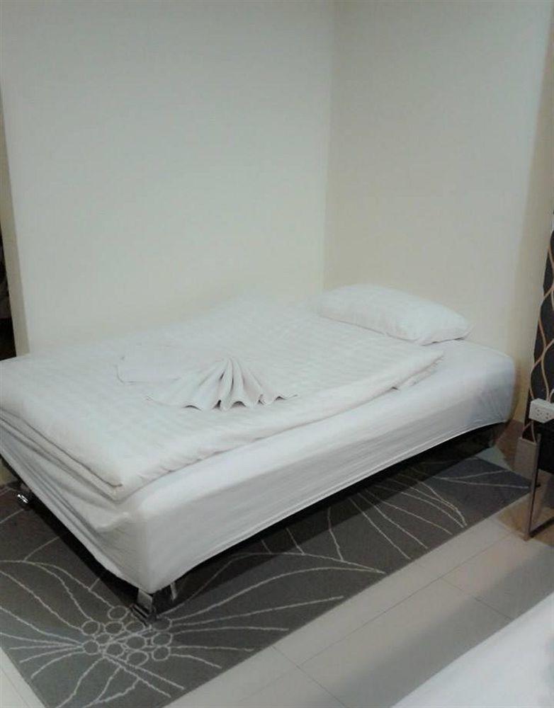 Hotel The Mix - Bts Phrakhanong 3*